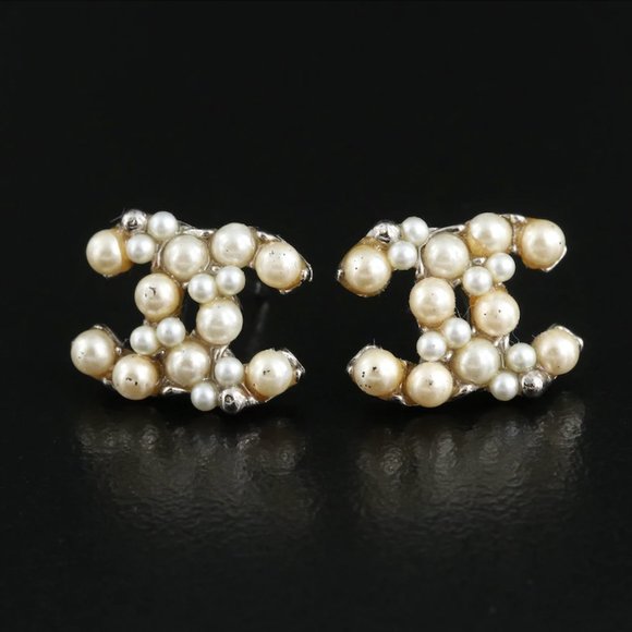 Chanel CC Logo Faux Pearl Stud Earrings - Picture 3 of 16